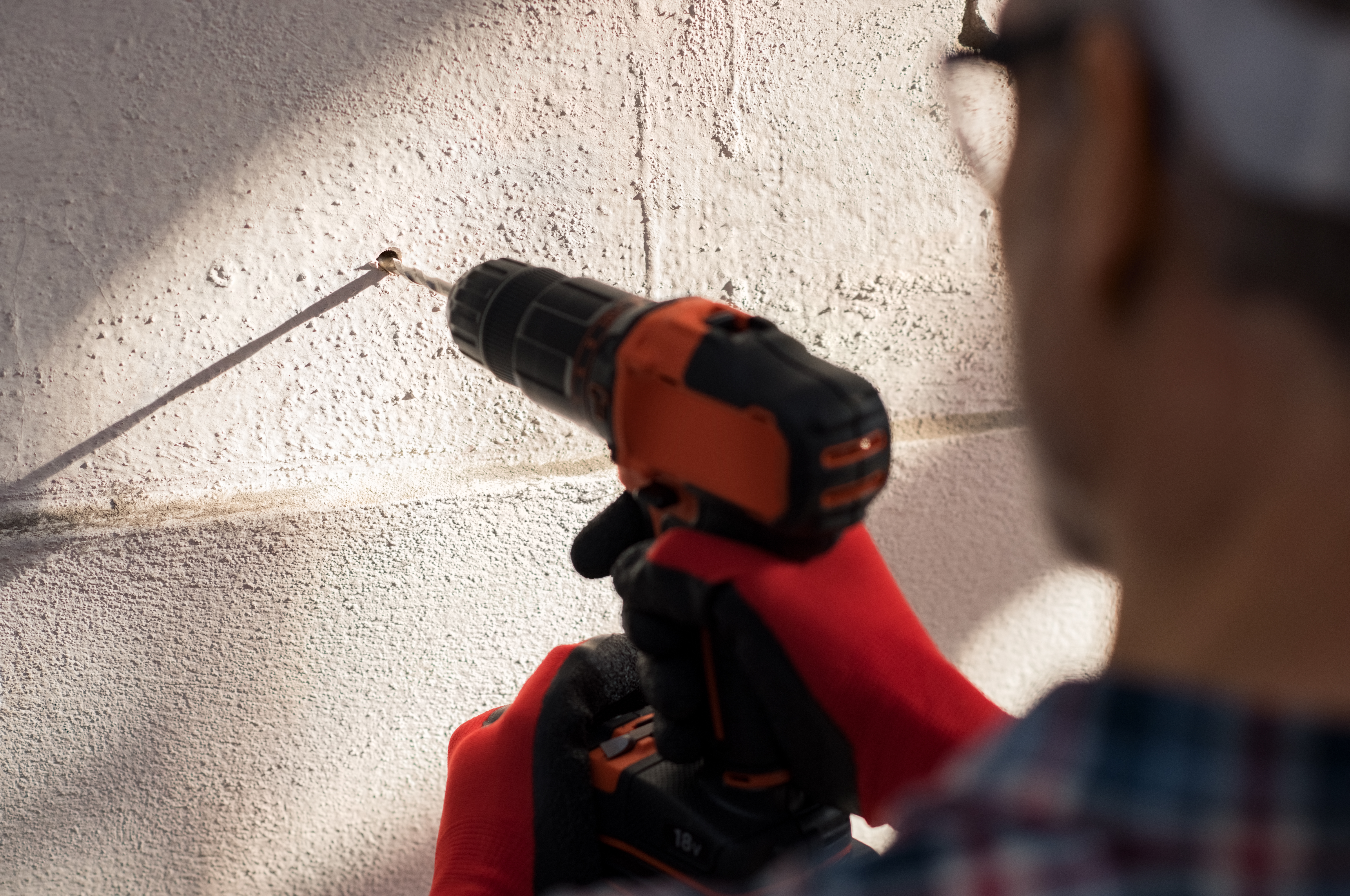 Builder using a drill